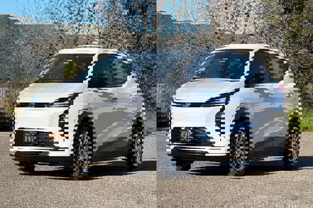 New 2027 Chevrolet Bolt LT w/ Comfort Package image 8