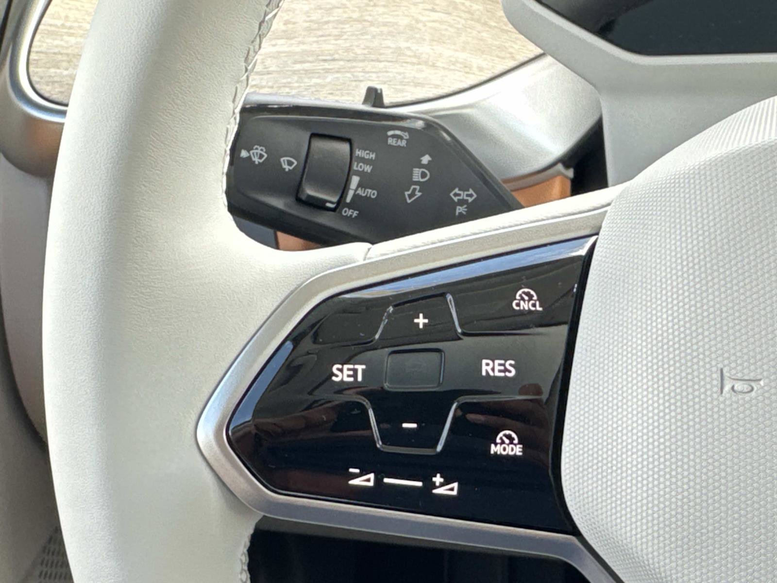 New 2025 Volkswagen ID. Buzz Pro S Plus image 16