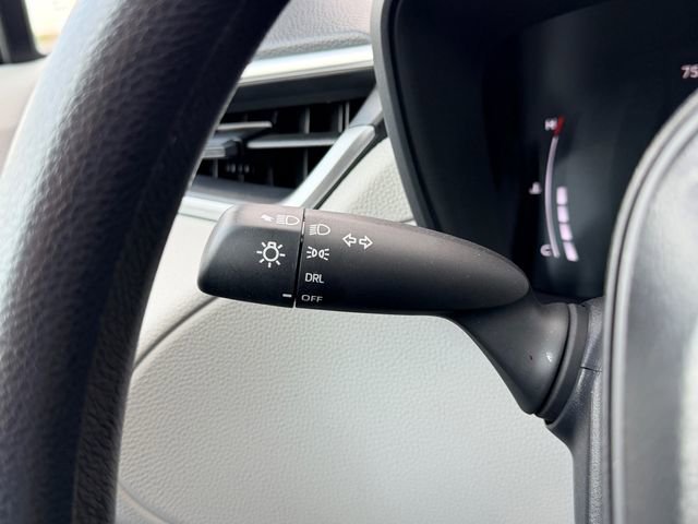 Used 2026 Toyota Corolla Cross L image 19