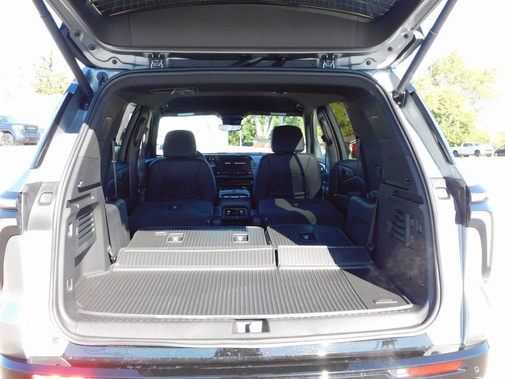 New 2026 Chevrolet Traverse RS w/ LPO, Floor Liner Package image 28