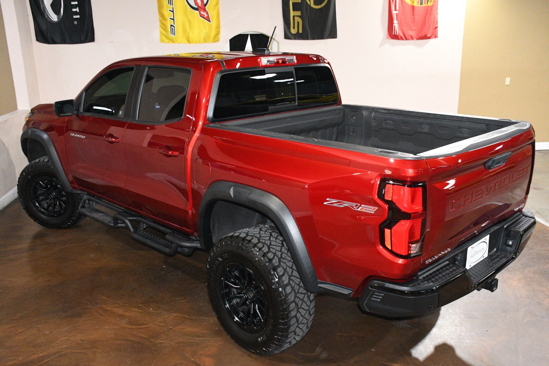 Used 2025 Chevrolet Colorado ZR2 w/ Technology Package AWD/4WD image 80