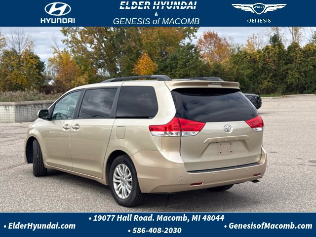Used 2014 Toyota Sienna XLE FWD image 3