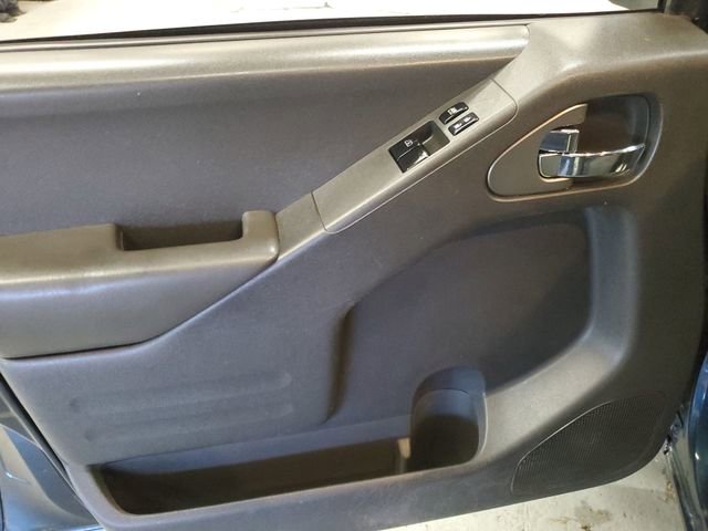 Used 2016 Nissan Frontier SV AWD/4WD image 12