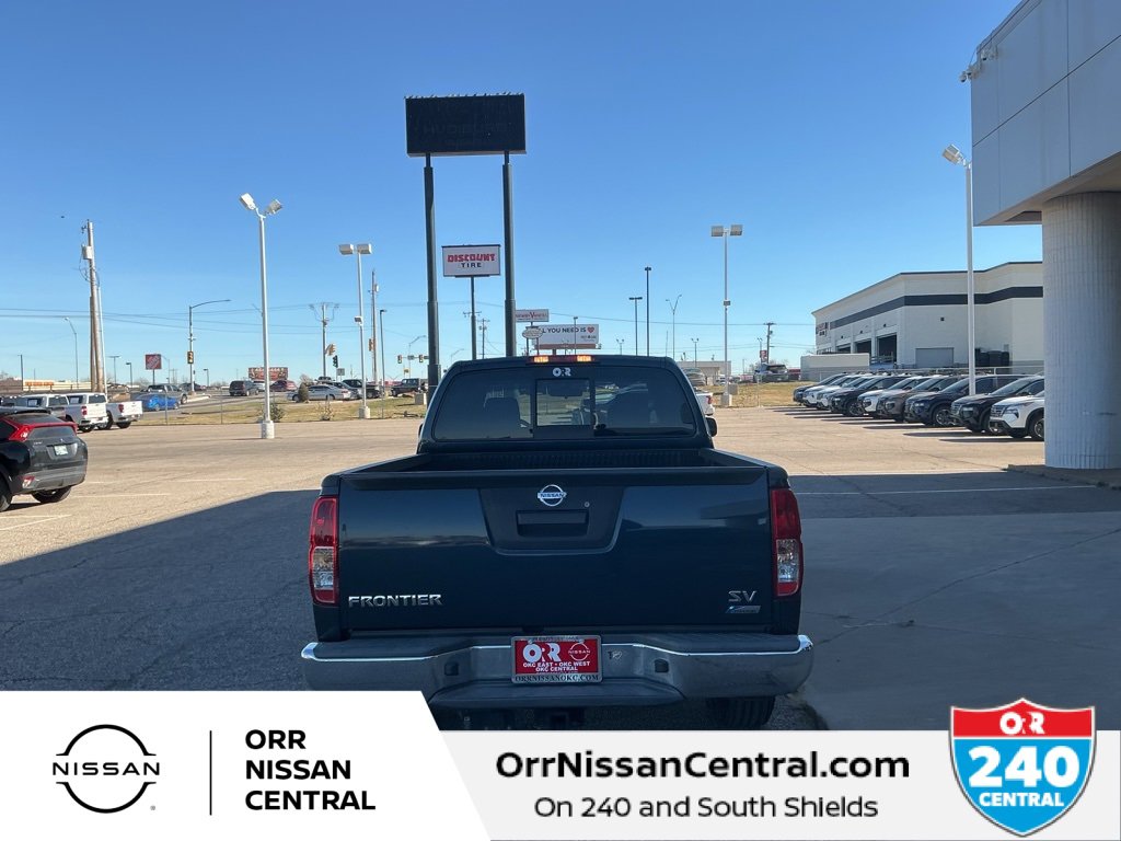 Used 2017 Nissan Frontier SV image 6