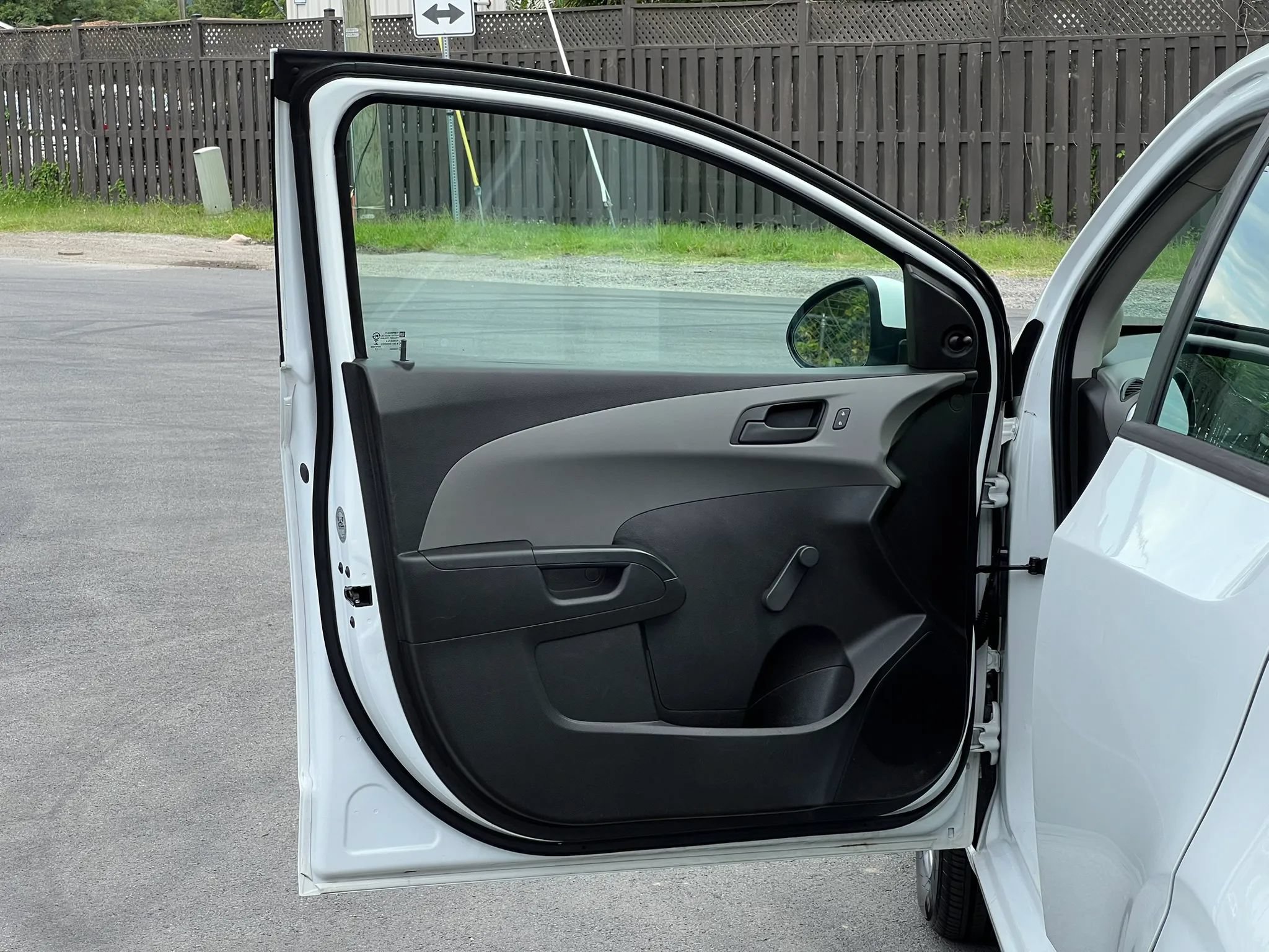 Used 2017 Chevrolet Sonic LT FWD image 32