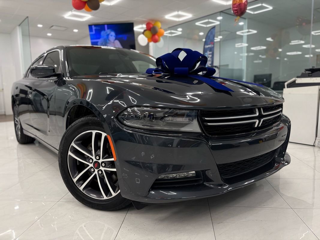Used 2019 Dodge Charger SXT w/ Plus Group image 3