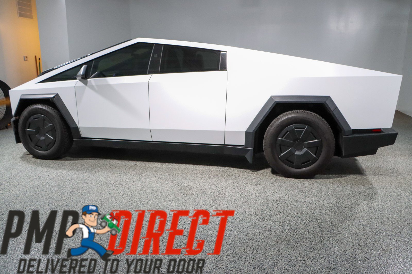 Used 2024 Tesla Cybertruck AWD Crew Cab image 10