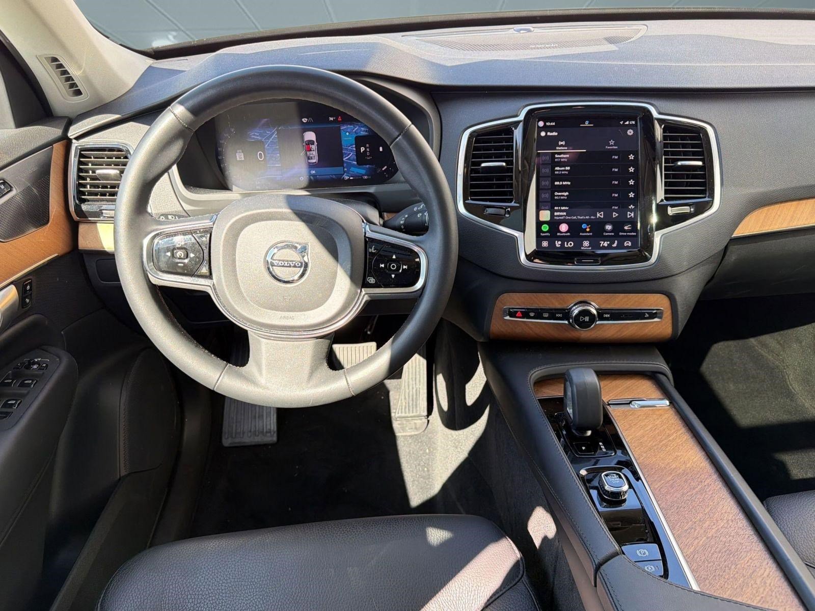 Used 2024 Volvo XC90 B6 Plus w/ Protection Package Premier AWD/4WD image 27