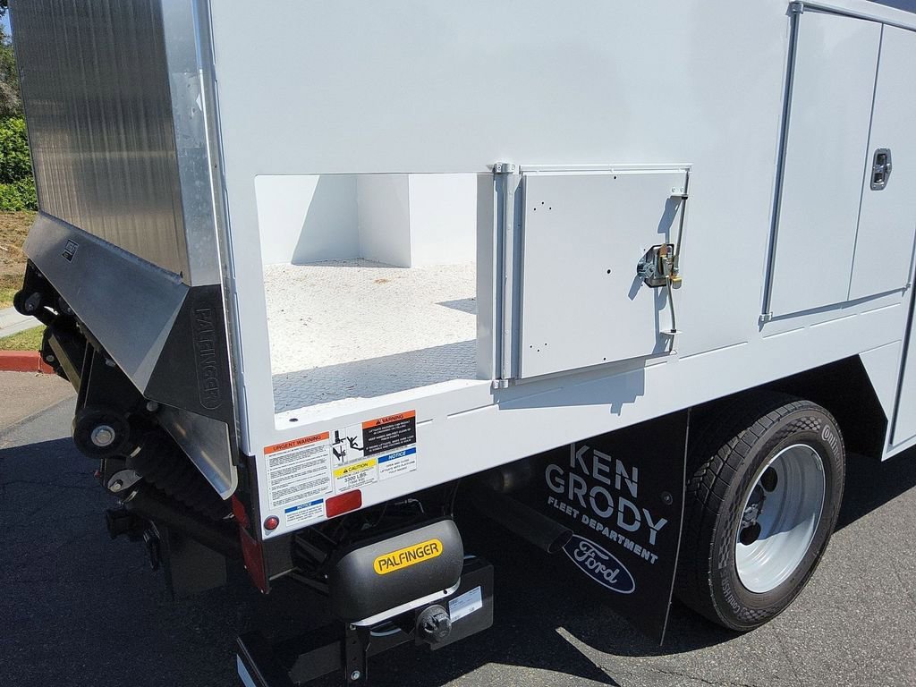 New 2025 Ford F550 2WD Regular Cab Super Duty image 24