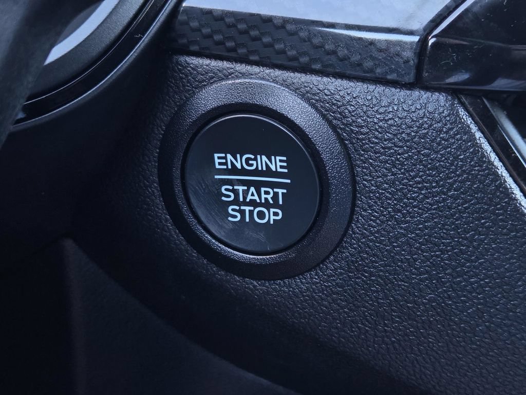 Used 2025 Ford Escape ST-Line Select AWD/4WD image 31