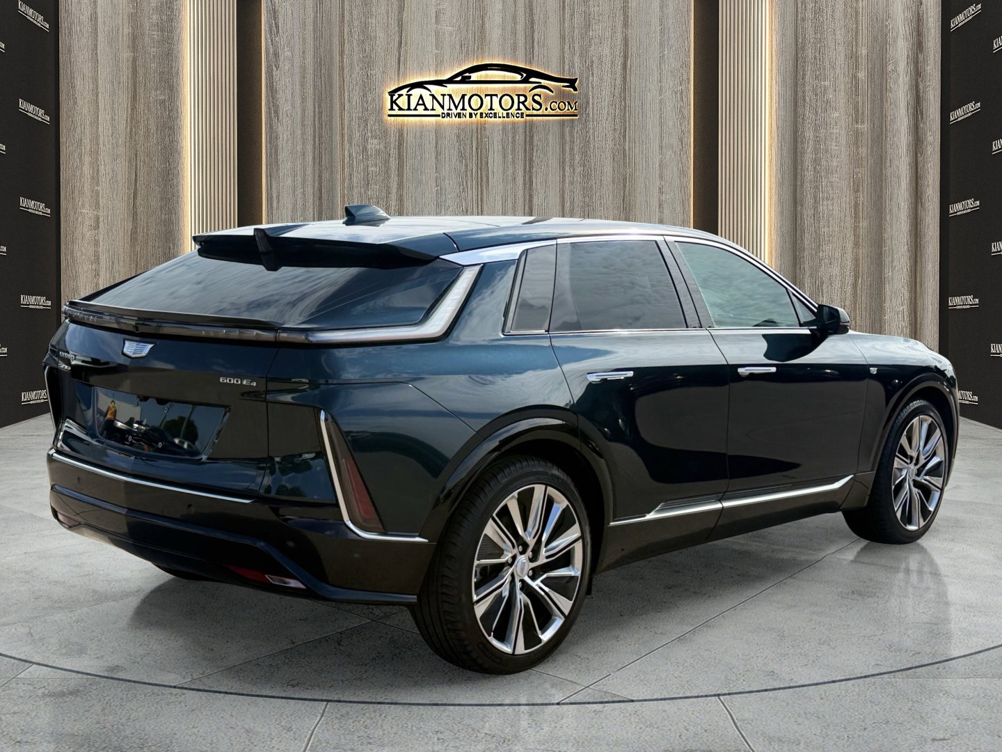 Used 2024 Cadillac Lyriq Luxury AWD/4WD image 10