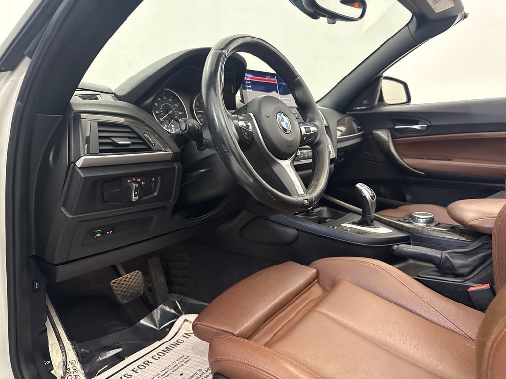 Used 2015 BMW M235i Convertible RWD image 28