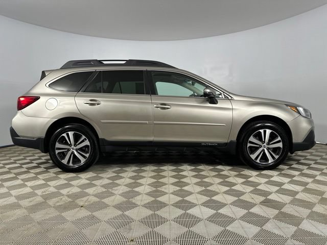Used 2019 Subaru Outback 2.5i Limited AWD/4WD image 8