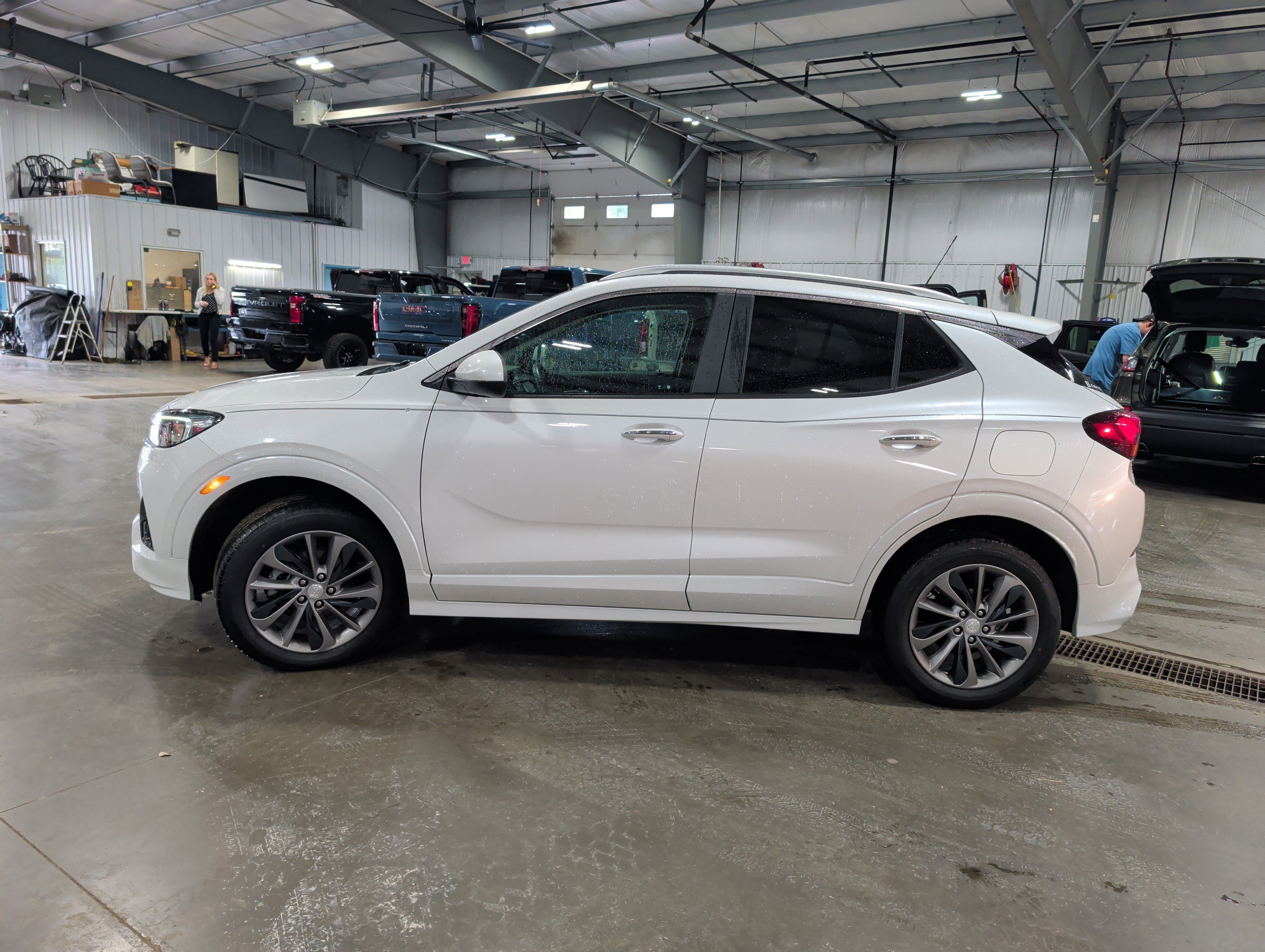 Used 2023 Buick Encore GX Select w/ Sport Touring Package AWD/4WD image 5
