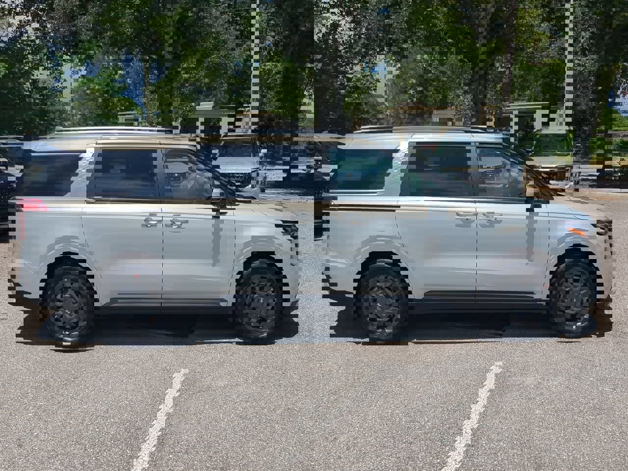 New 2026 Kia Carnival EX image 3