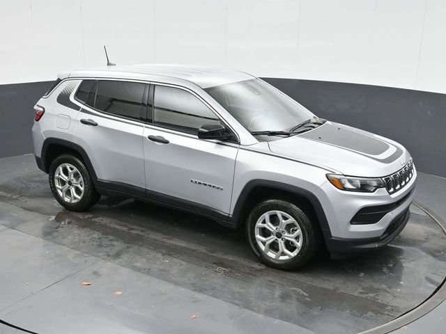 Used 2025 Jeep Compass Sport w/ Mopar Graphics Package AWD/4WD image 31