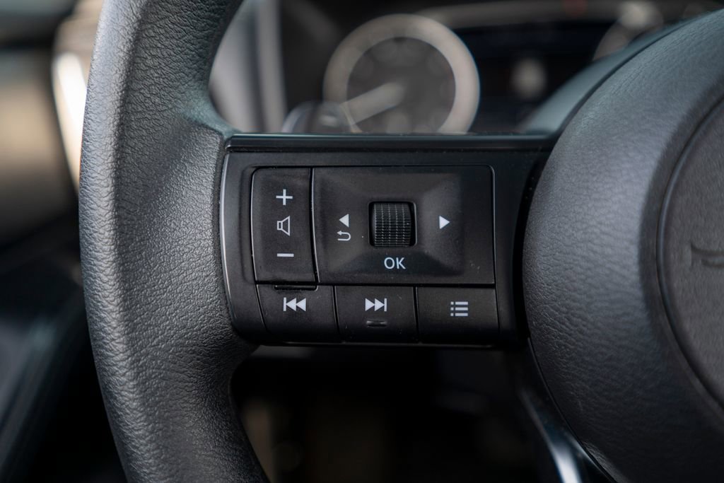 Used 2024 Nissan Rogue SV AWD/4WD image 16