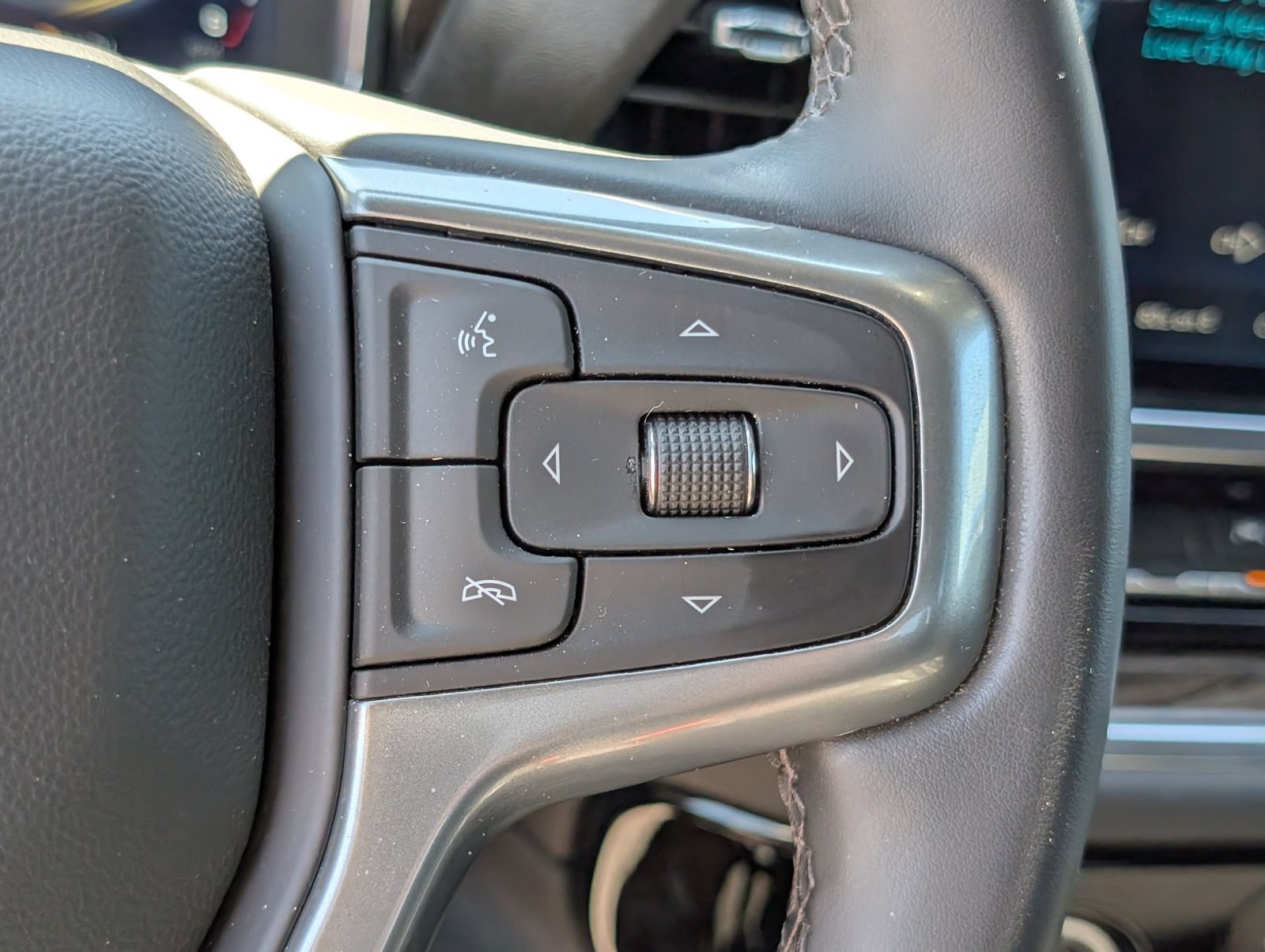 Used 2023 Chevrolet Silverado 1500 LT AWD/4WD image 22