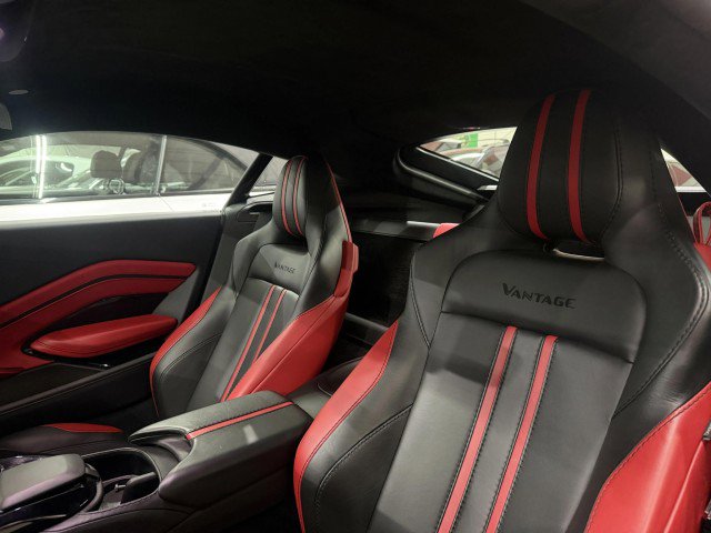Used 2019 Aston Martin V8 Vantage Coupe image 8