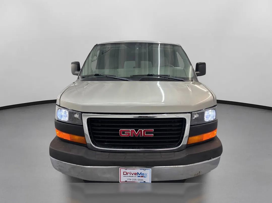 Used 2008 GMC Savana 3500 Extended Passenger w/ LT Preferred Equipment Group image 2