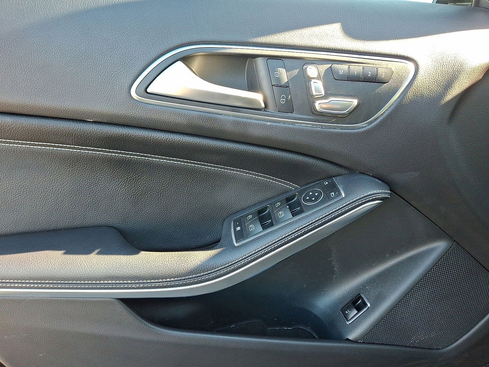 Used 2020 Mercedes-Benz GLA 250 GLA 250 w/ Premium Package image 16