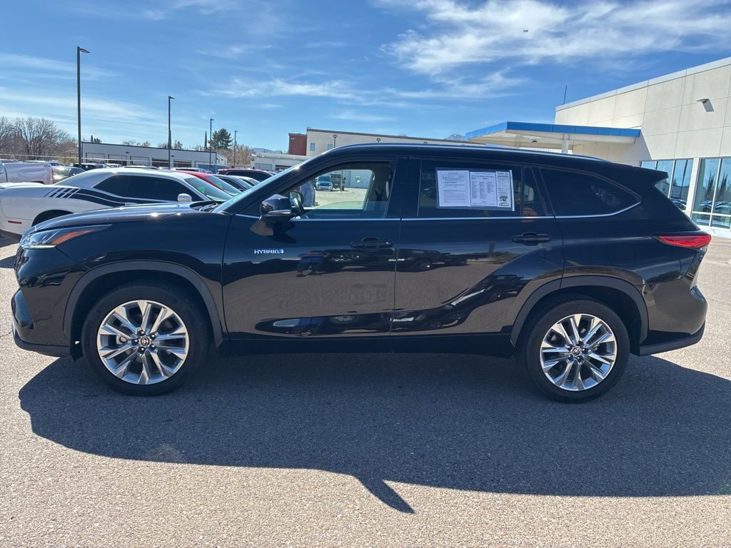 Used 2021 Toyota Highlander Limited FWD image 2