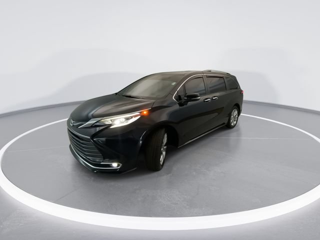 Used 2023 Toyota Sienna Platinum FWD image 8
