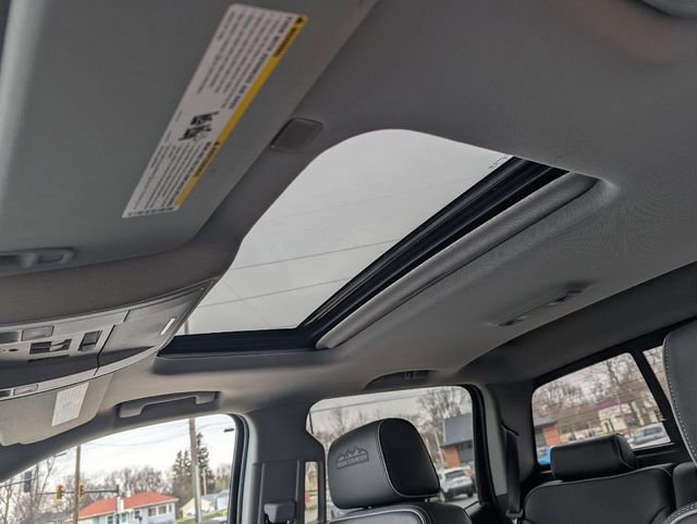 Used 2018 Chevrolet Silverado 1500 High Country AWD/4WD image 12