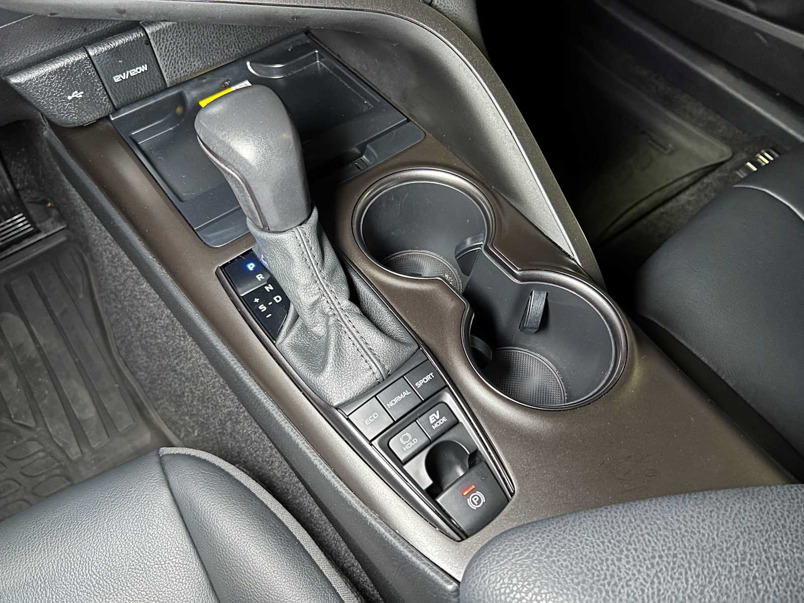 Used 2022 Toyota Camry SE w/ Audio Upgrade Package FWD image 34