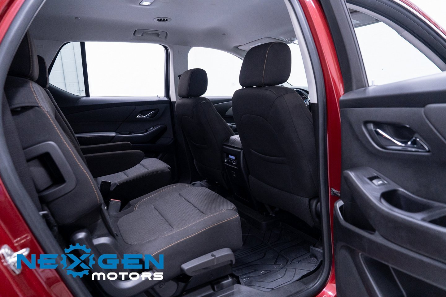 Used 2020 Chevrolet Traverse LT image 45