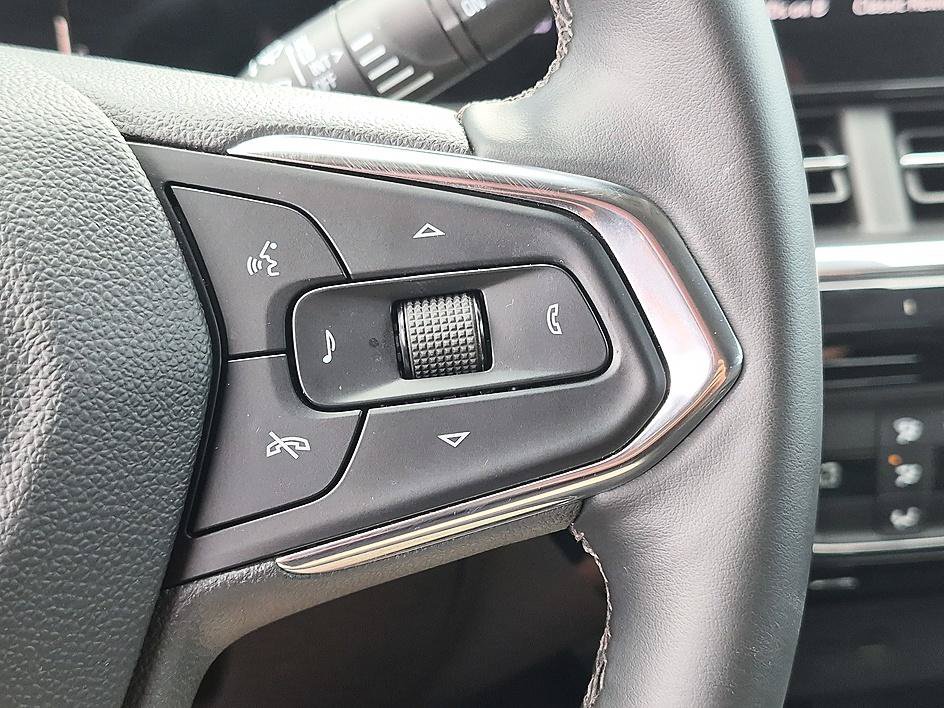 Certified 2026 Chevrolet Trax ACTIV FWD image 18