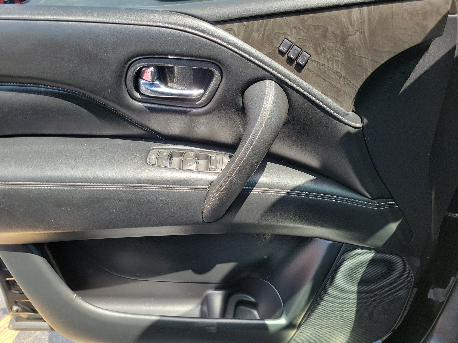 Used 2020 INFINITI QX80 Luxe w/ Proassist Package RWD image 18