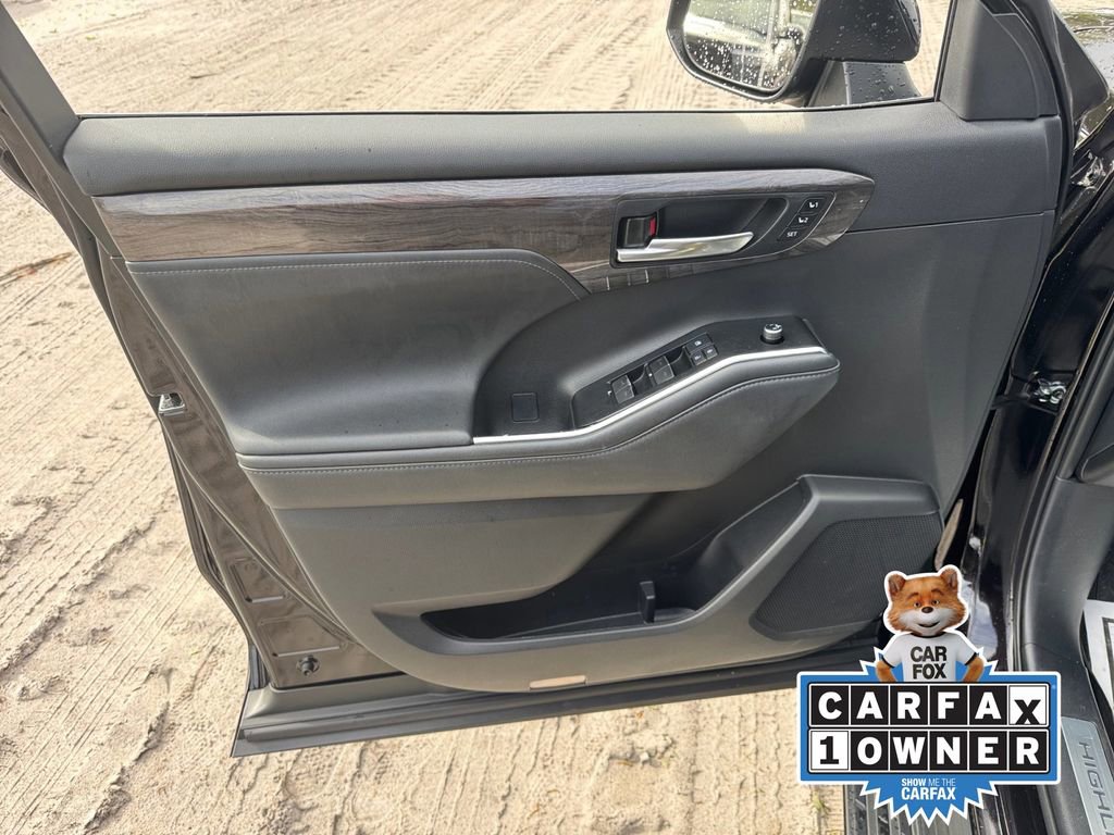 Used 2022 Toyota Highlander Limited image 33