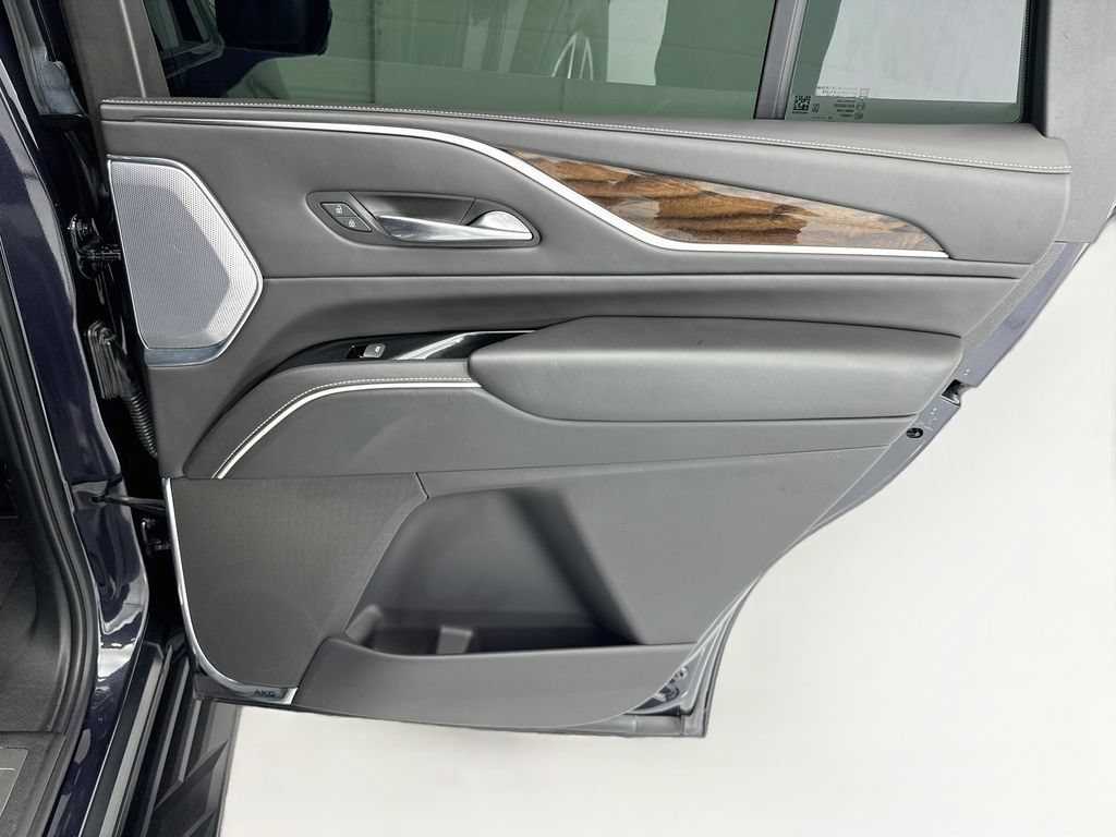 Used 2023 Cadillac Escalade Sport Platinum w/ Heavy-Duty Trailer Package AWD/4WD image 27