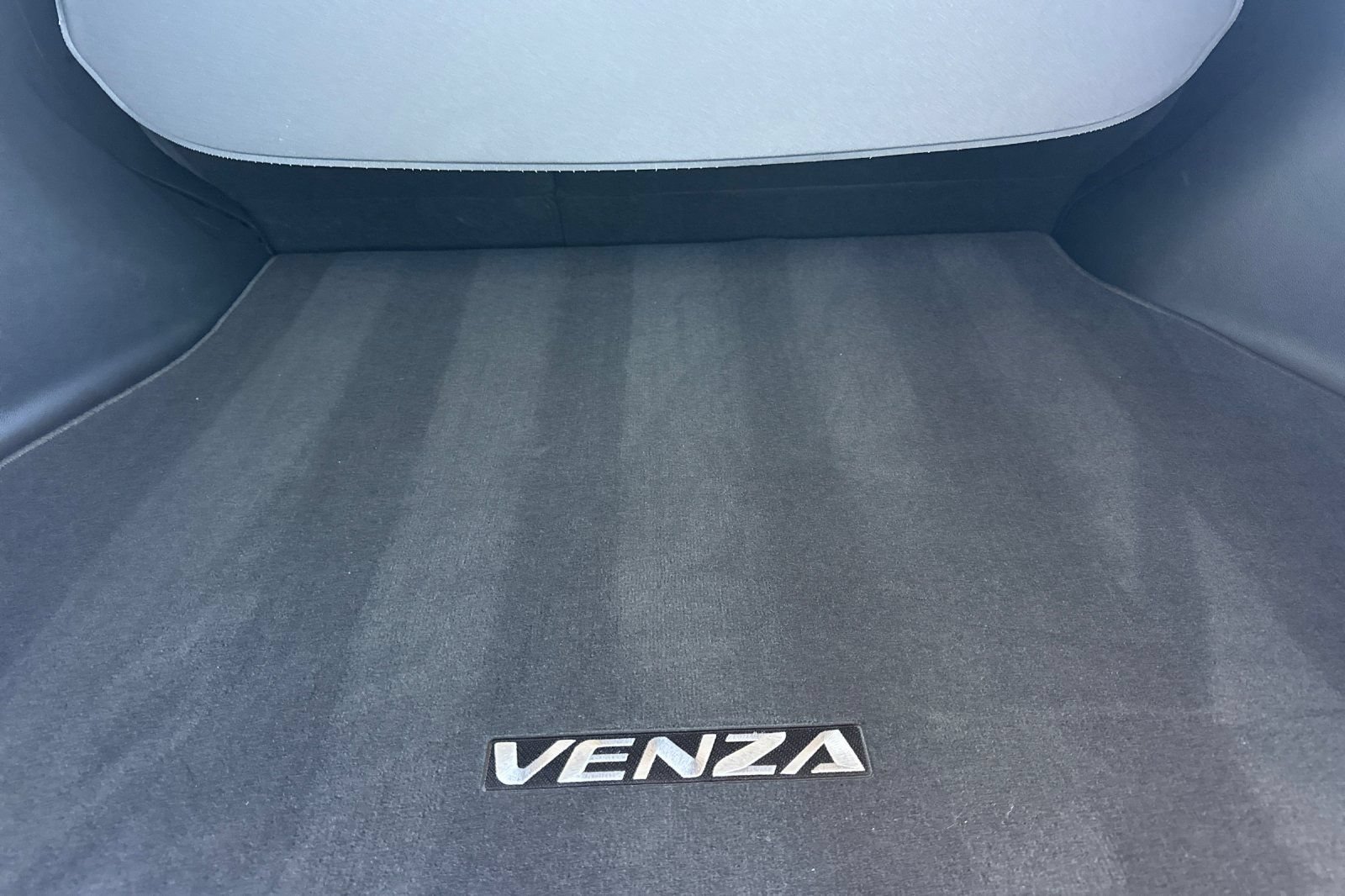Certified 2021 Toyota Venza LE w/ Carpet Mat Package (TMS) AWD/4WD image 19