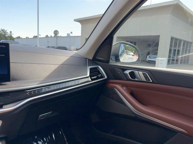 Used 2023 BMW X7 xDrive40i w/ Premium Package AWD/4WD image 24