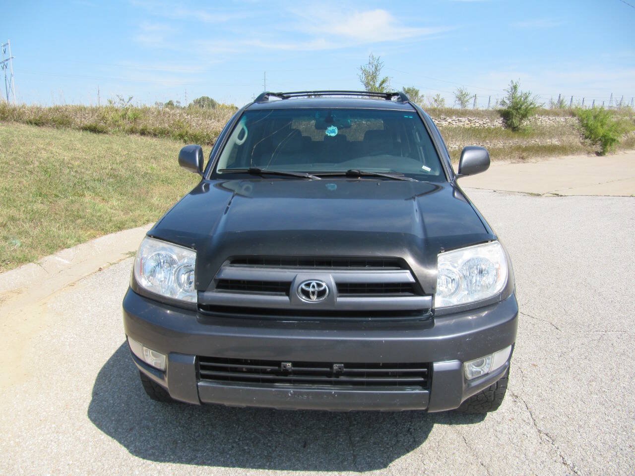 Used 2005 Toyota 4Runner Limited AWD/4WD image 2