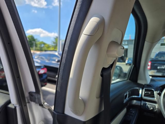 Used 2018 Ford Explorer Platinum AWD/4WD image 35