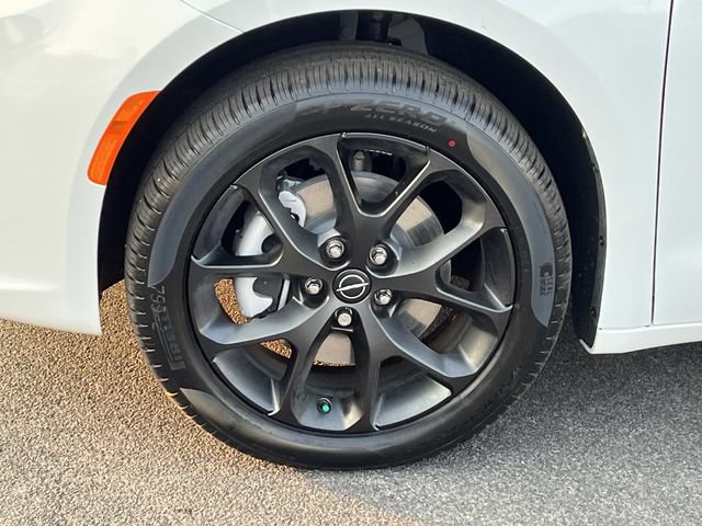 New 2026 Chrysler Pacifica Limited w/ S Appearance Package AWD/4WD image 11
