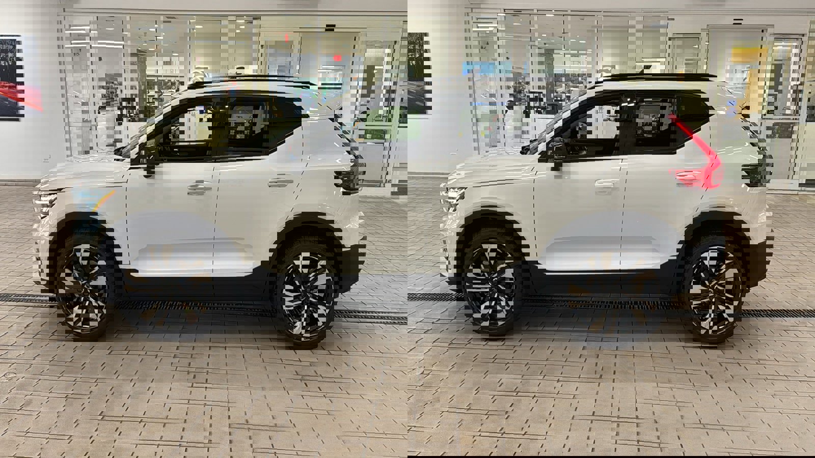 New 2026 Volvo XC40 B5 Ultra w/ Protection Package Premier image 8