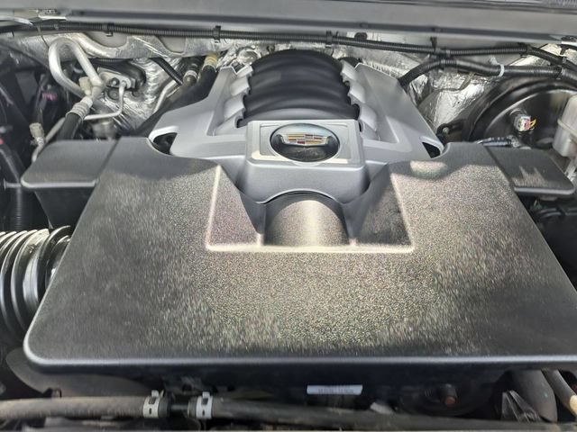 Used 2017 Cadillac Escalade ESV Luxury AWD/4WD image 32