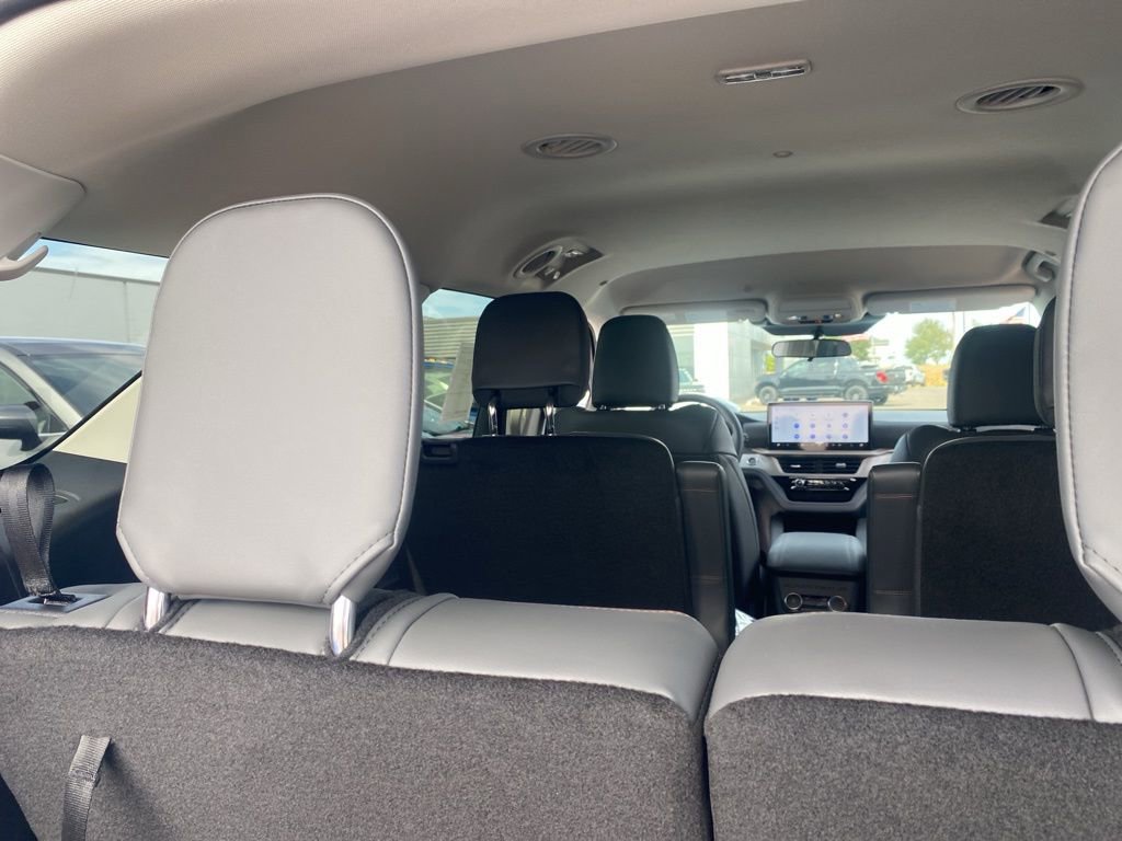 New 2025 Ford Explorer Active image 14