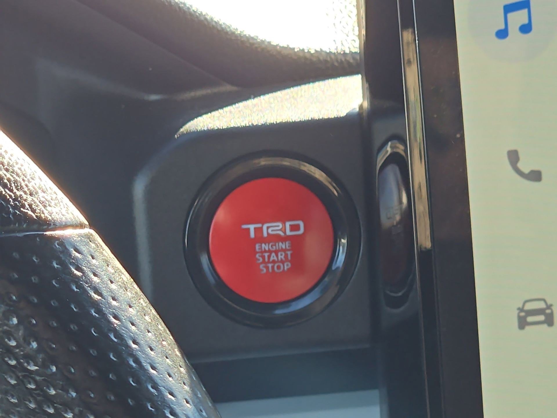 Used 2024 Toyota Tacoma TRD Off-Road image 19