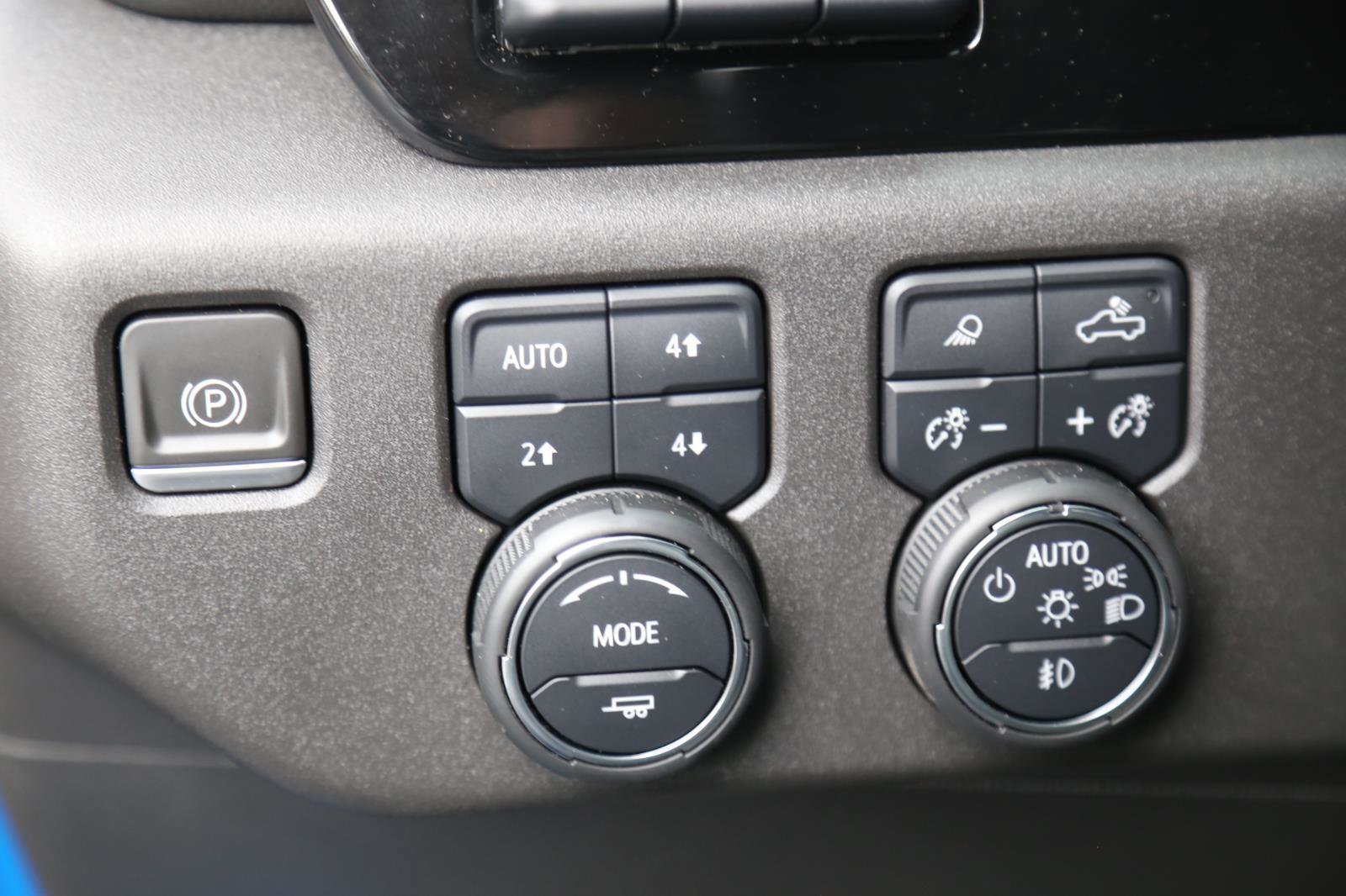 Used 2023 Chevrolet Silverado 1500 ZR2 w/ Technology Package image 7