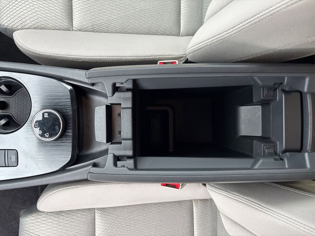 Used 2024 Nissan Rogue SV image 21