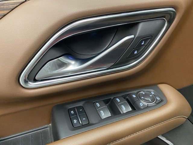 Used 2022 Chevrolet Suburban High Country AWD/4WD image 29
