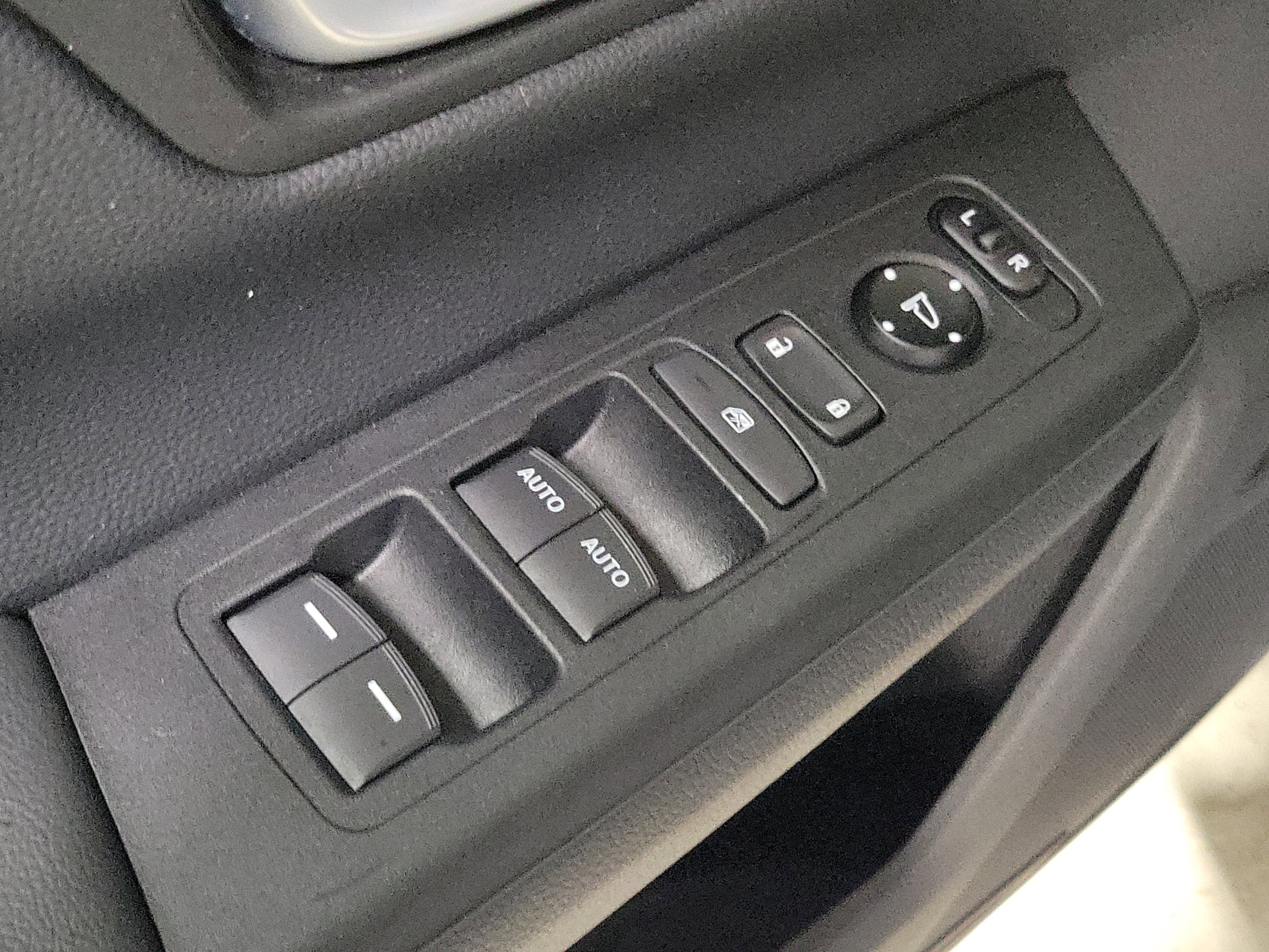 Used 2023 Honda CR-V EX image 18