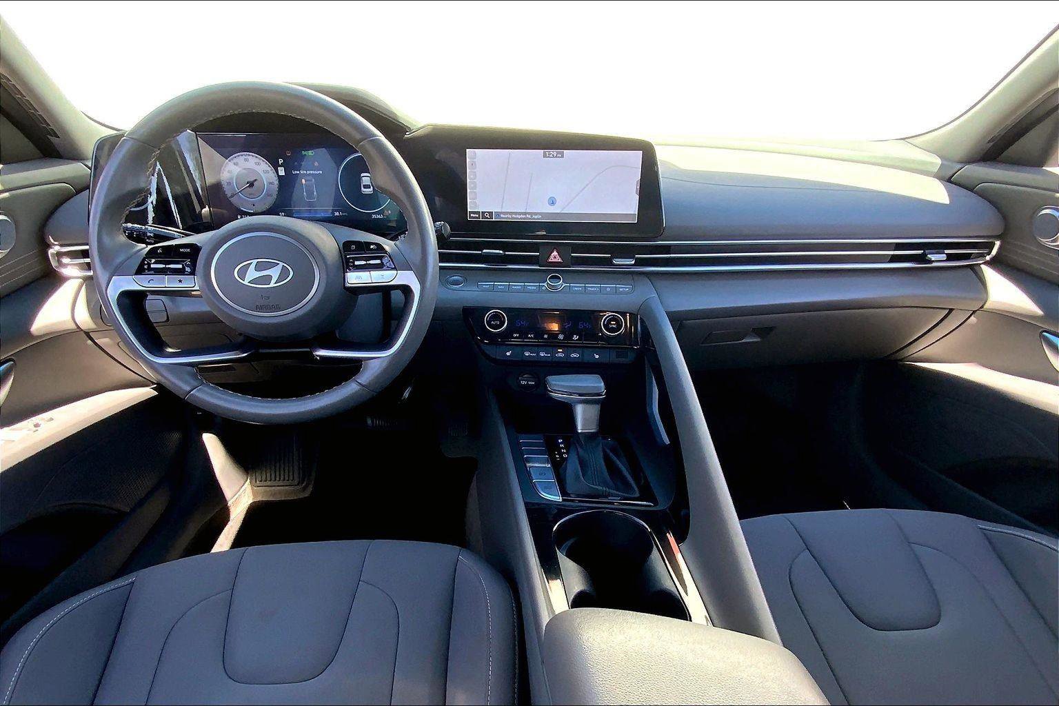 Used 2024 Hyundai Elantra SEL w/ Convenience Package image 13