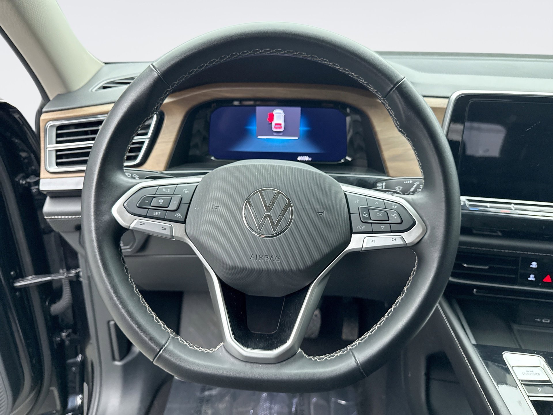 Used 2024 Volkswagen Atlas SE image 12