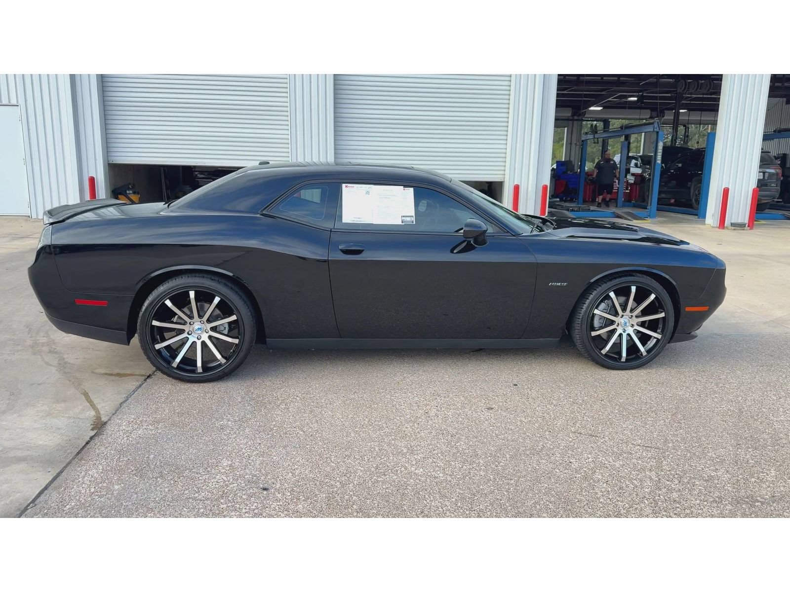 Used 2015 Dodge Challenger R/T w/ Quick Order Package 28B R/T RWD image 9